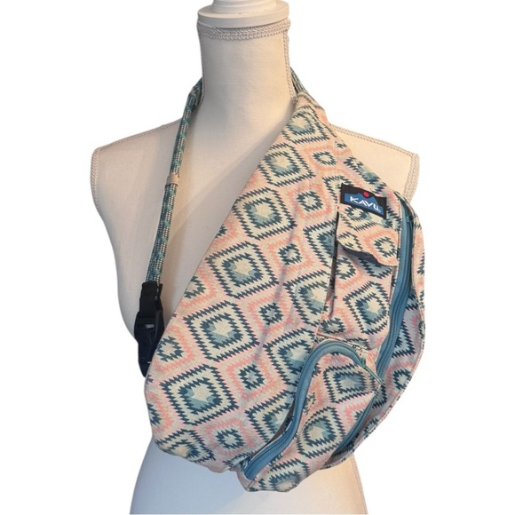 Kavu Crossbody Rope Sling Bag - Aztec Print - Picture 4 of 4